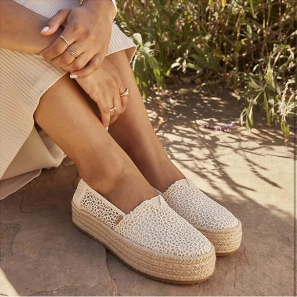 TOMS Women's Valencia Slip-On Platform Shoes, - Picture 1 of 9